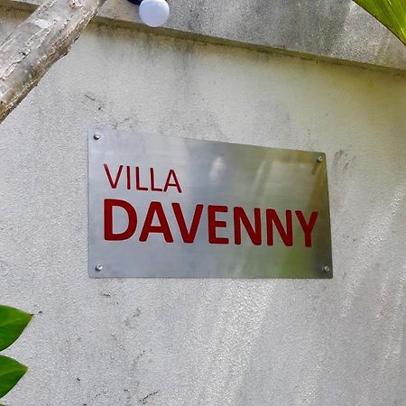 Villa Davenny Seminyak  Luaran gambar