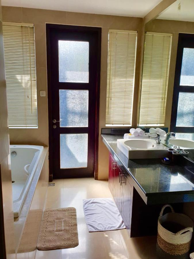Villa Davenny Seminyak  Luaran gambar