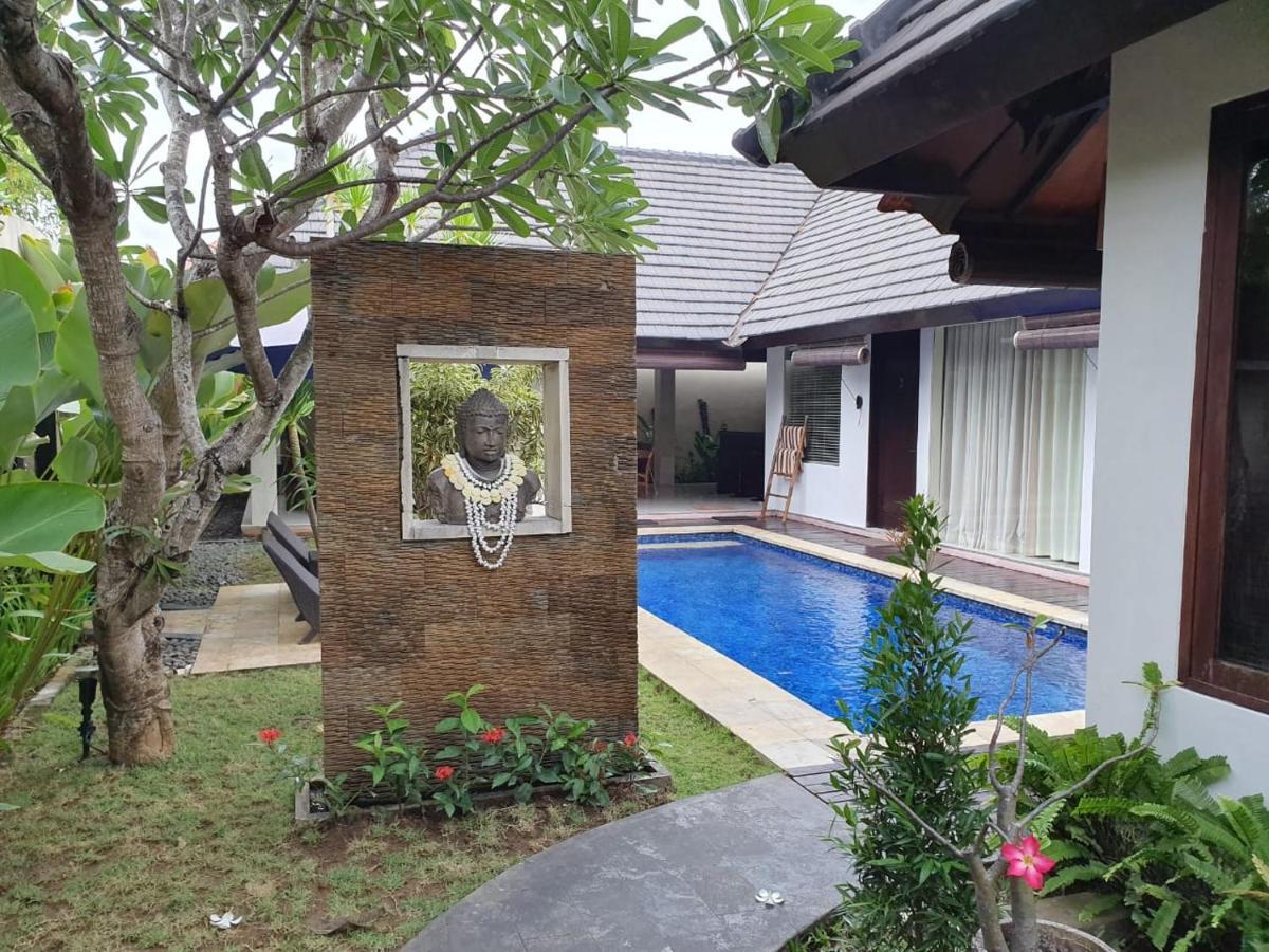 Villa Davenny Seminyak  Luaran gambar